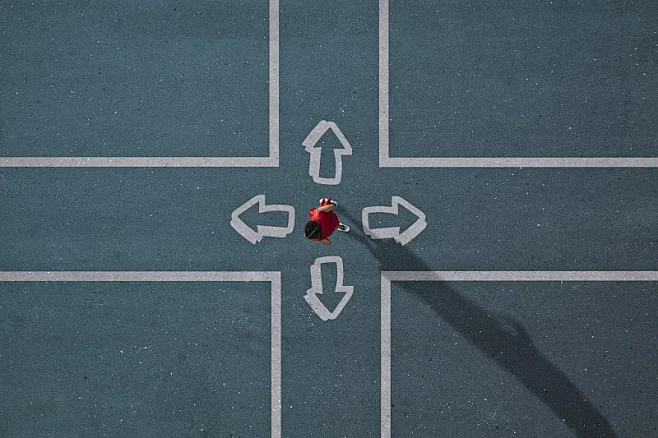 When Both Options Look “Right”: How I-Ching Reveals the Path That Truly Matches Your Timing