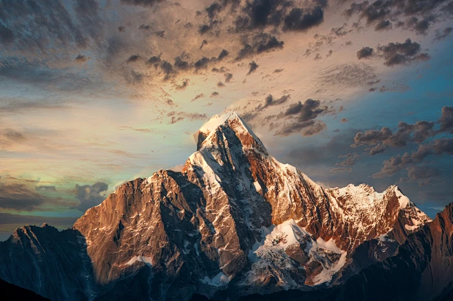 Why Do I Keep Repeating the Same Painful Patterns? A Destiny Astrology Reading Shows What’s Fixed—and What You Can Finally Change